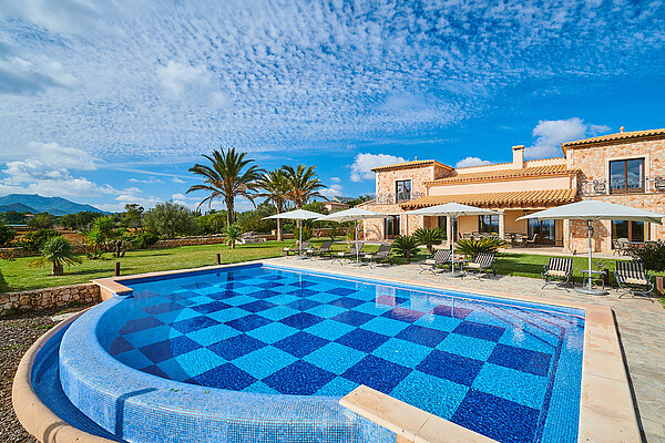 Hochwertige Finca in Naturlage mit 100 m2 Pool, ETV Lizenz, Meerblick, Außenküche und 7 Schlafzimmern – Finca kaufen in Porto Colom, Mallorca